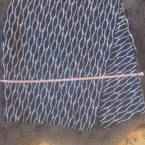 ⭐️ Firm Price ⭐️ NWOT Envelope Ikat Loft white/blue patterned skirt - Picture 9 of 9